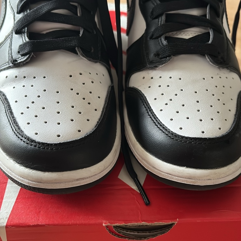 Nike Woman’s Black and White Nike Dunk Sneakers - Picture 3 of 7